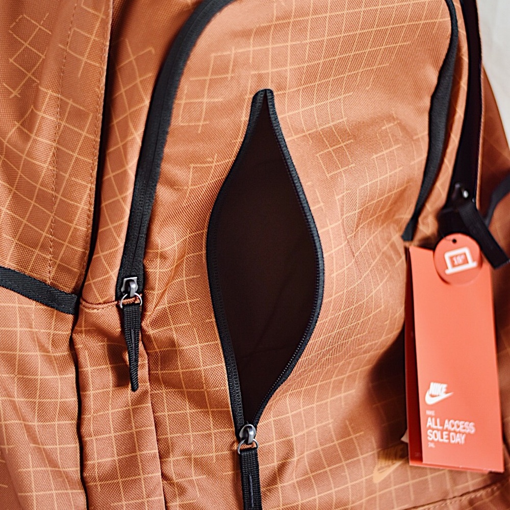 NEW Nike Backpack - Picture 6 of 9